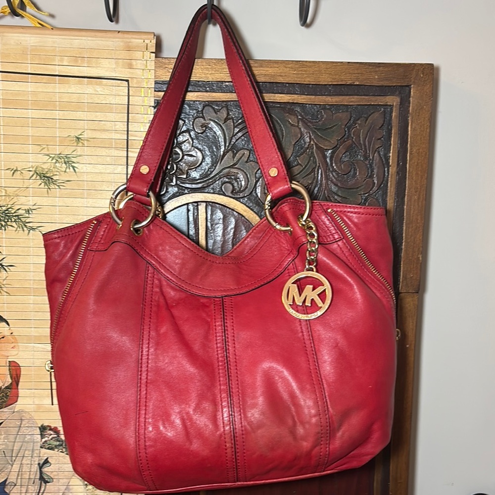 MICHAEL Michael Kors Red Leather Hobo Shoulder Bag - Picture 2 of 15